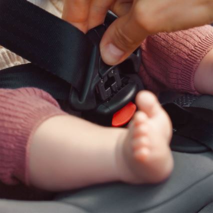 KINDERKRAFT - Автокрісло з поворотною базою I-GUARD i-Size 40-105 см чорне