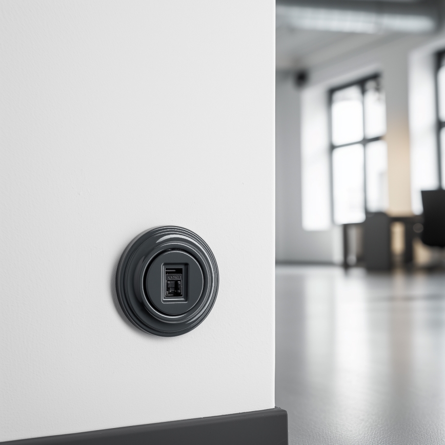 Kliklap - ретро розетка для даних з антрацитовою рамкою