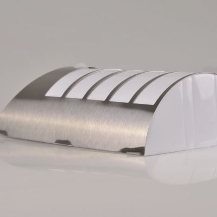 LED Настінний світильник на сонячній батареї з датчиком SAFFO LED/3,7V IP44