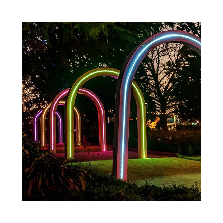 LED RGB стрічка з регулюванням яскравості на сонячній батареї LED/1,2W/3,7V IP67 5 м + пульт дистанційного керування