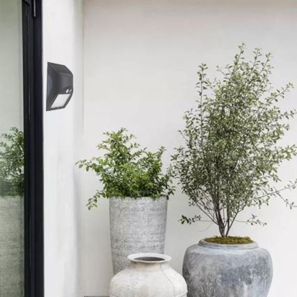 Светодиодный солнечный настенный светильник с датчиком LED/3W/3,7V 3000/4000K 1200 mAh IP54 антрацит