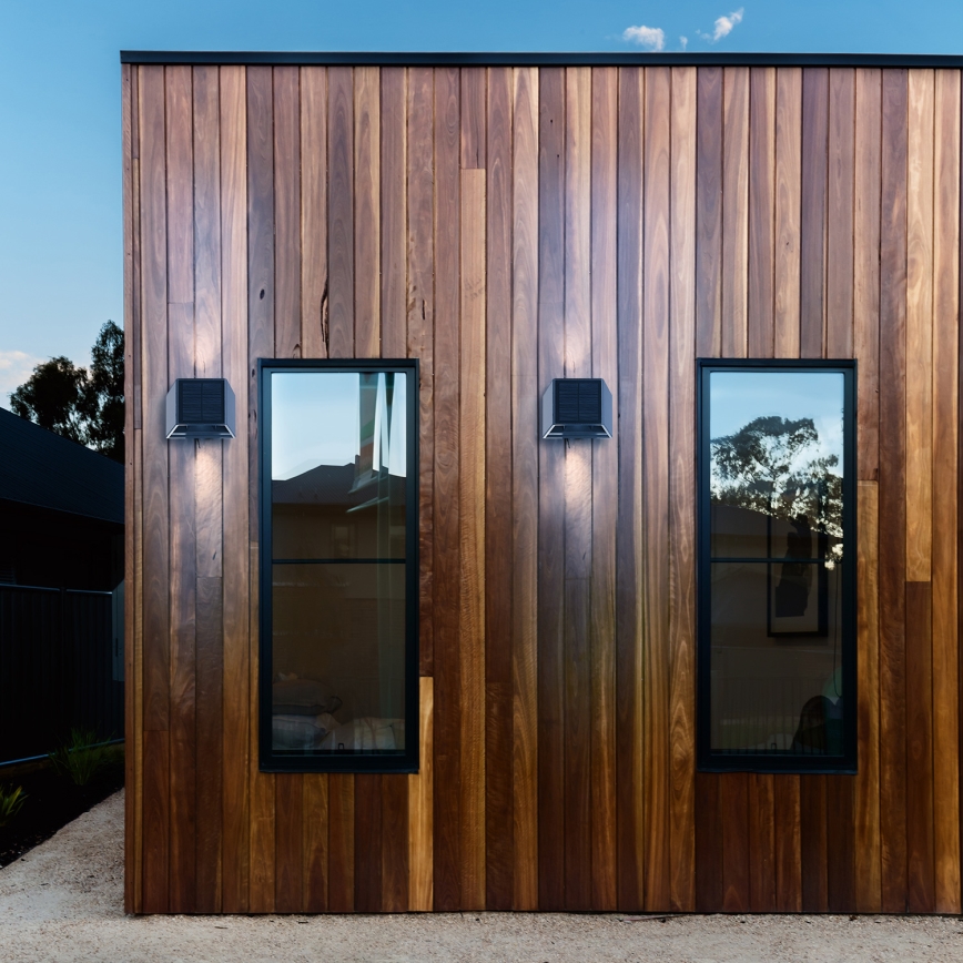 Світильник настінний сонячний LED WINGS LED/2W/1300 mAh 3,7V 6000K IP54 чорний