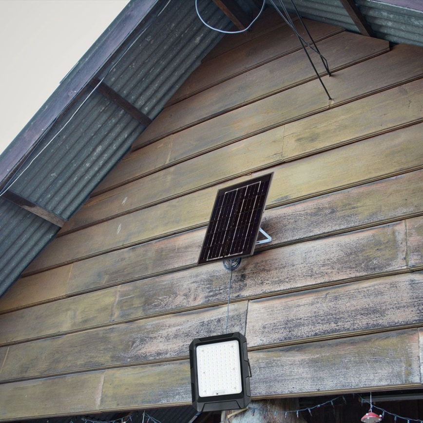 Світлодіодний сонячний прожектор LED/15W/3,7V IP65 4000K 12000 mAh чорний + дистанційне керування