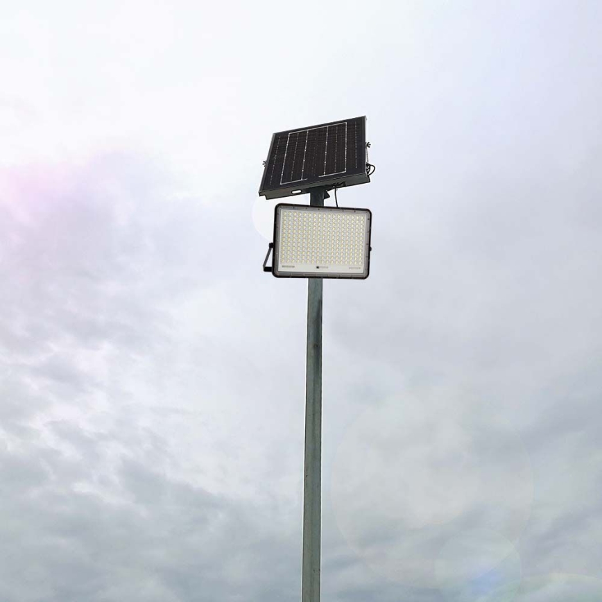 LED Вуличний прожектор на сонячній батареї LED/30W/3,2V 4000K чорний IP65 20000 mAh + пульт дистанційного керування