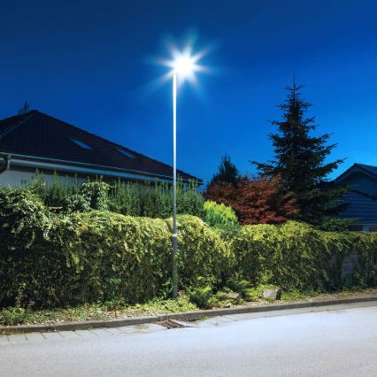 LED Вуличний ліхтар з датчиком руху і освітленості з регулюванням яскравості на сонячній батареї KERS LED/300W/3,2V 6500K 8000 mAh IP65 сірий + пульт дистанційного керування