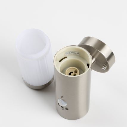 LED зовнішній настінний світильник з датчиком руху 1xGU10/5W/230V IP44 матовий хром