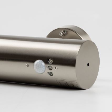 LED зовнішній настінний світильник з датчиком руху 1xGU10/5W/230V IP44 матовий хром