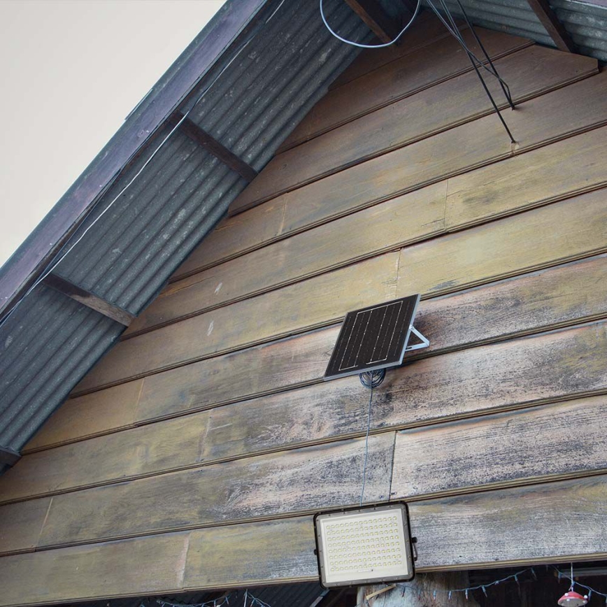 LED Зовнішній сонячний прожектор LED/20W/3,2V 6400K чорний IP65 16000 мАг + дистанційне керування