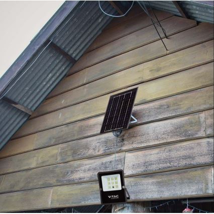 Світлодіодний зовнішній сонячний прожектор LED/6W/3,2V 6400K IP65 4000 мАг + дистанційне керування