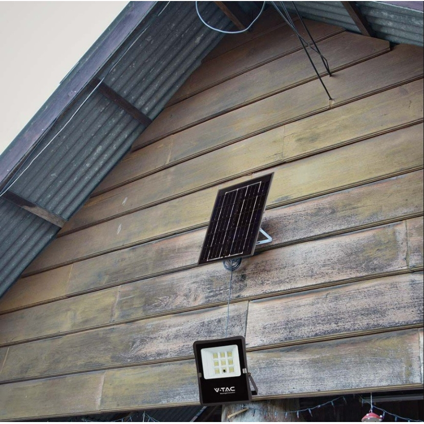 Світлодіодний зовнішній сонячний прожектор LED/6W/3,2V 6400K IP65 4000 мАг + дистанційне керування