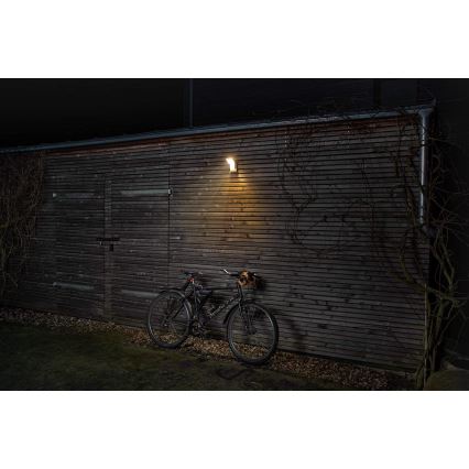 Ledvance - LED Вуличний настінний світильник з датчиком SPOT LED/8W/230V IP55 білий