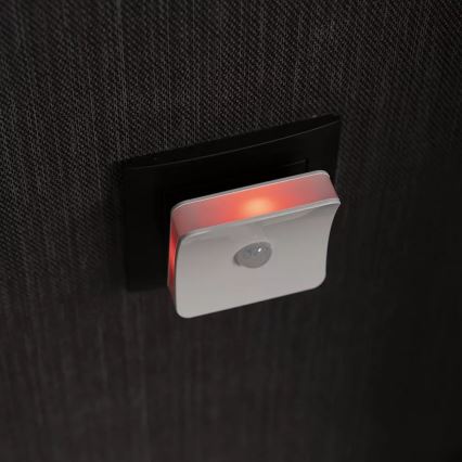 Ledvance - Навігаційний LED RGB світильник в розетку з датчиком LUNETTA LED/0,3W/230V