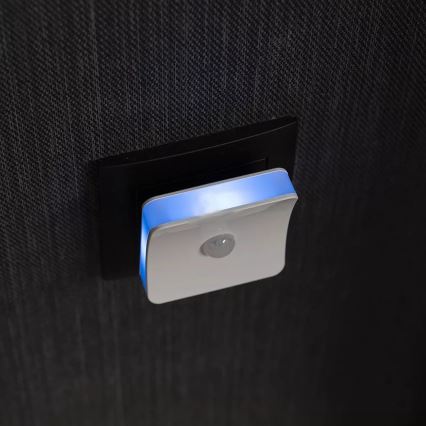 Ledvance - Навігаційний LED RGB світильник в розетку з датчиком LUNETTA LED/0,3W/230V