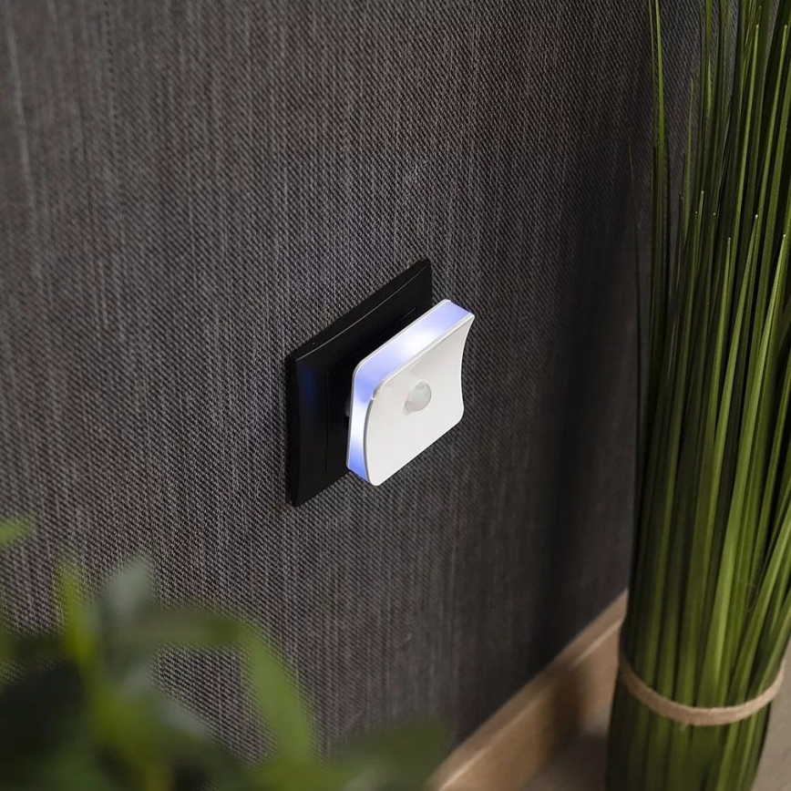 Ledvance - Светодиодный навигационный RGB-светильник в розетку с датчиком LUNETTA LED/0,3W/230V