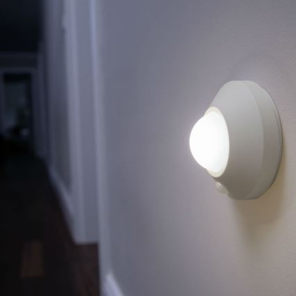 Ledvance - Светодиодный навигационный светильник с датчиком NIGHTLUX LED/1,7W/3xAA 4000K