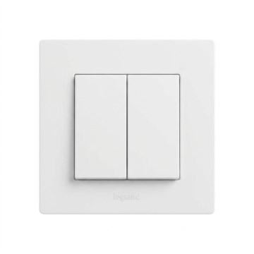 Legrand - Двойной лестничный выключатель 6+6 с рамкой NILOE STEP белый