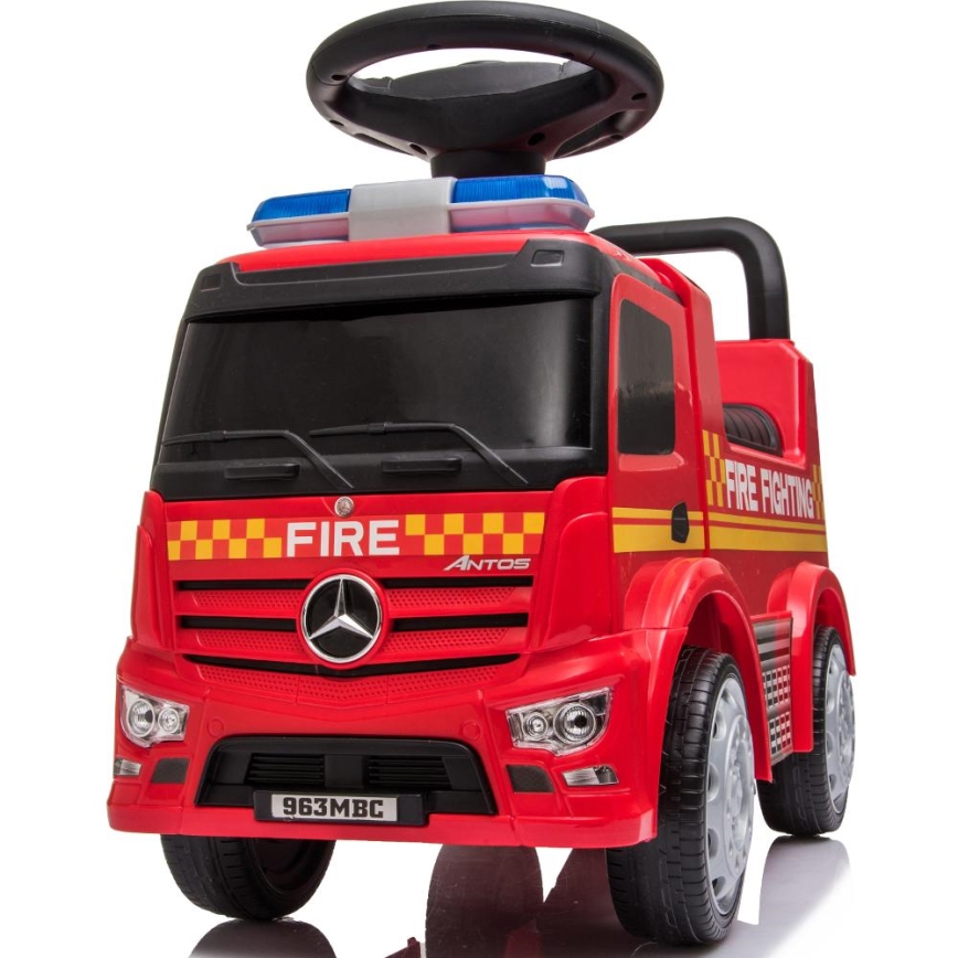 Машинка для катания Mercedes Пожарная машина 2xAA красный
