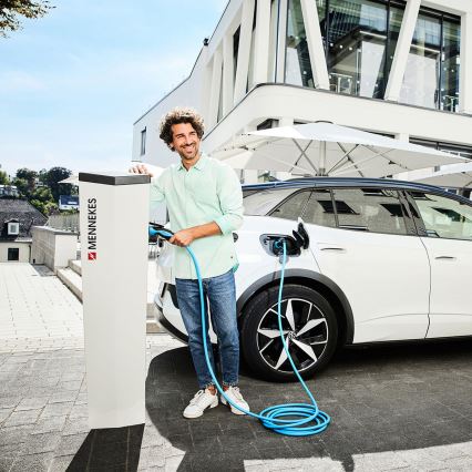 Mennekes - Зарядний кабель для електромобілів типу 2 / типу 1 7,5м 7,4kW 32A IP44