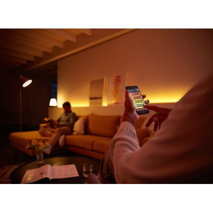 НАБІР 2x Світлодіодна лампочка з регульованою яскравістю Philips Hue WHITE E14/5,5W/230V 2700K