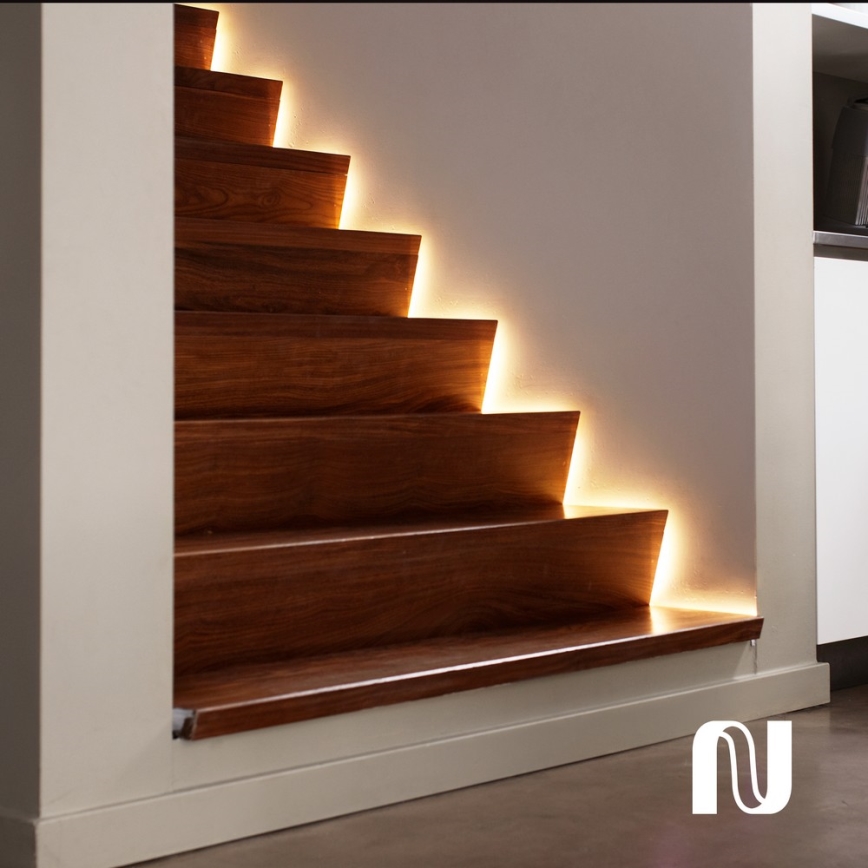 НАБІР - Світлодіодна RGBW стрічка з регулюванням яскравості Philips Hue WHITE AND COLOR AMBIANCE 2m LED/20W/230V + стрічка 1 м LED/11W/12V