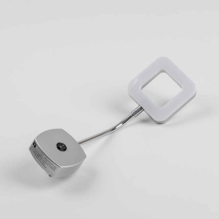 Настенная светодиодная лампа в розетку LED/3,2W/230V матовый хром