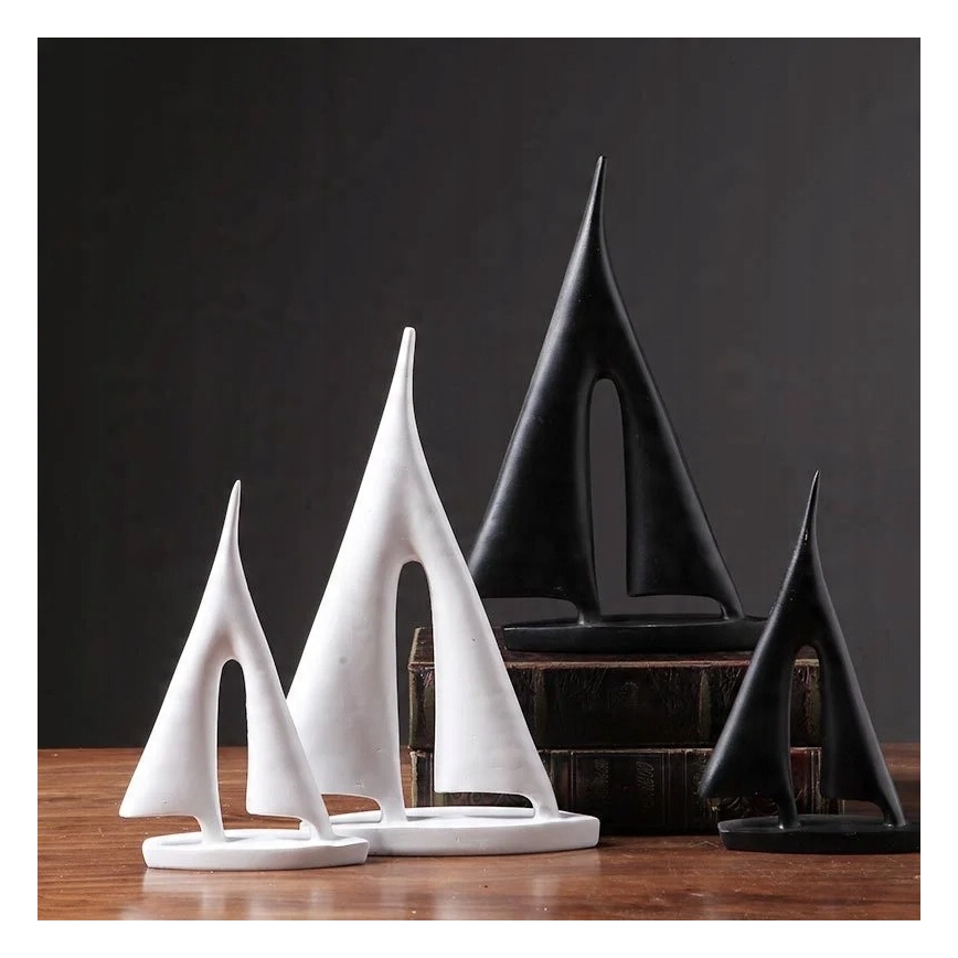 Настільна декорація 28 см смола/чорна