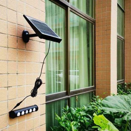 Настінна LED лампа на сонячній батареї з датчиком LED/8W/3,7V 4000 mAh 4000K IP65