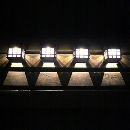 Настінна LED лампа на сонячній батареї з датчиком сутінків LED/2V 70 mAh IP44