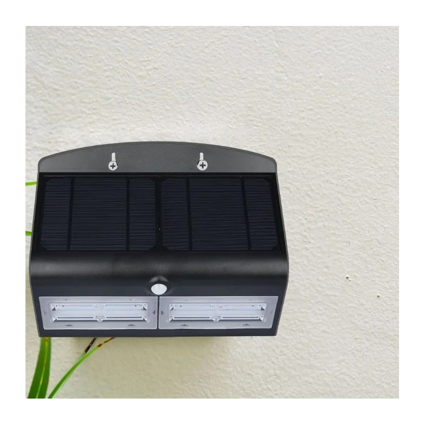Настінний LED світильник на сонячній батареї з датчиком LED/7W/3,7V 4000K IP65 чорний