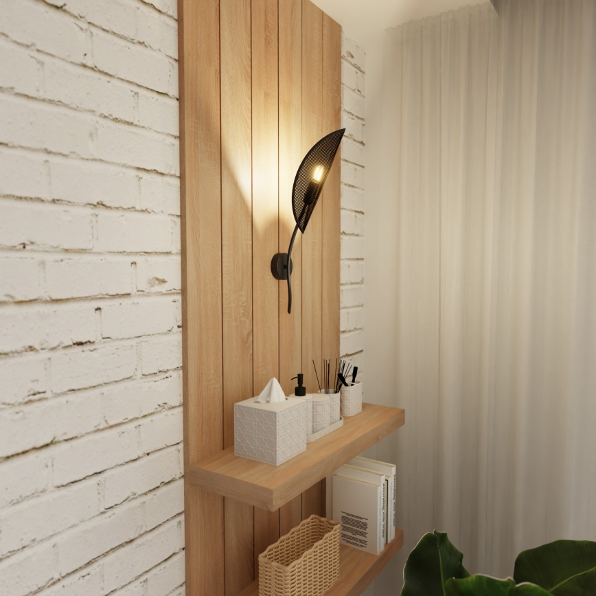 Настінний світильник LOTUS 1xE14/10W/230V чорний/золотий