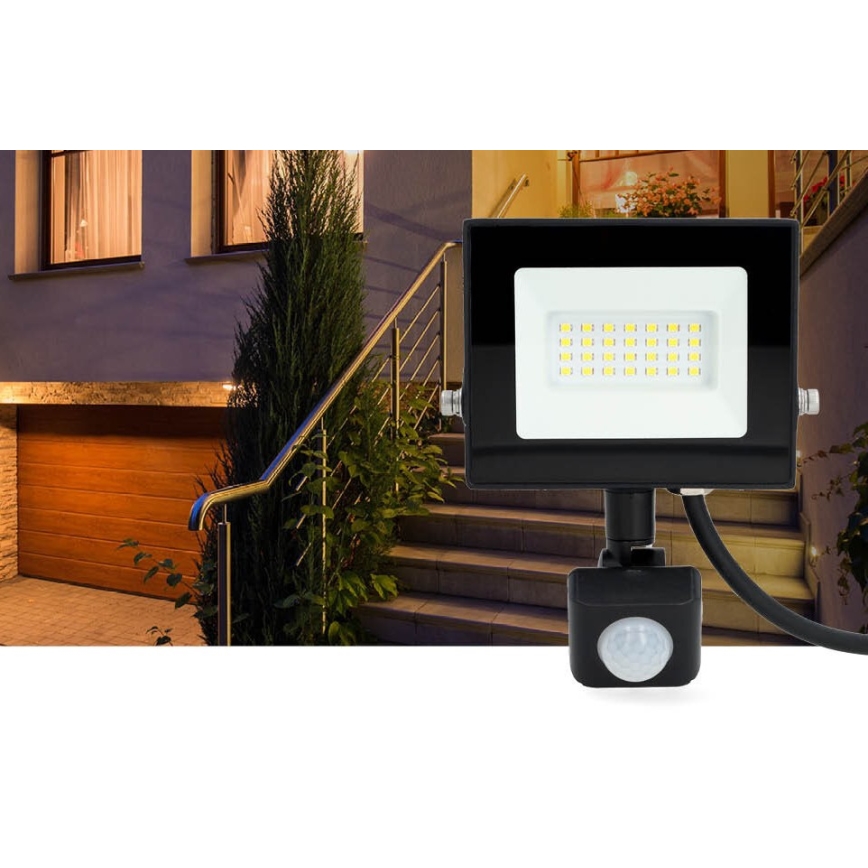Светодиодный прожектор с датчиком LED/20W/230V 4000K IP44