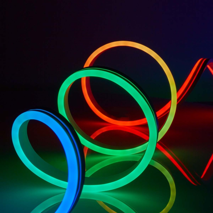 Вулична світлодіодна RGB стрічка з регулюванням яскравості SmartLife 6м LED/32W/230V Wi-Fi IP65 + дистанційне керування