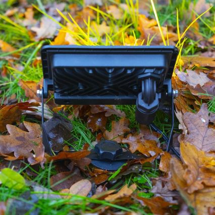 Диммируемый светодиодный RGBW прожектор SmartLife LED/20W/230V Wi-Fi IP65 2700-6500K