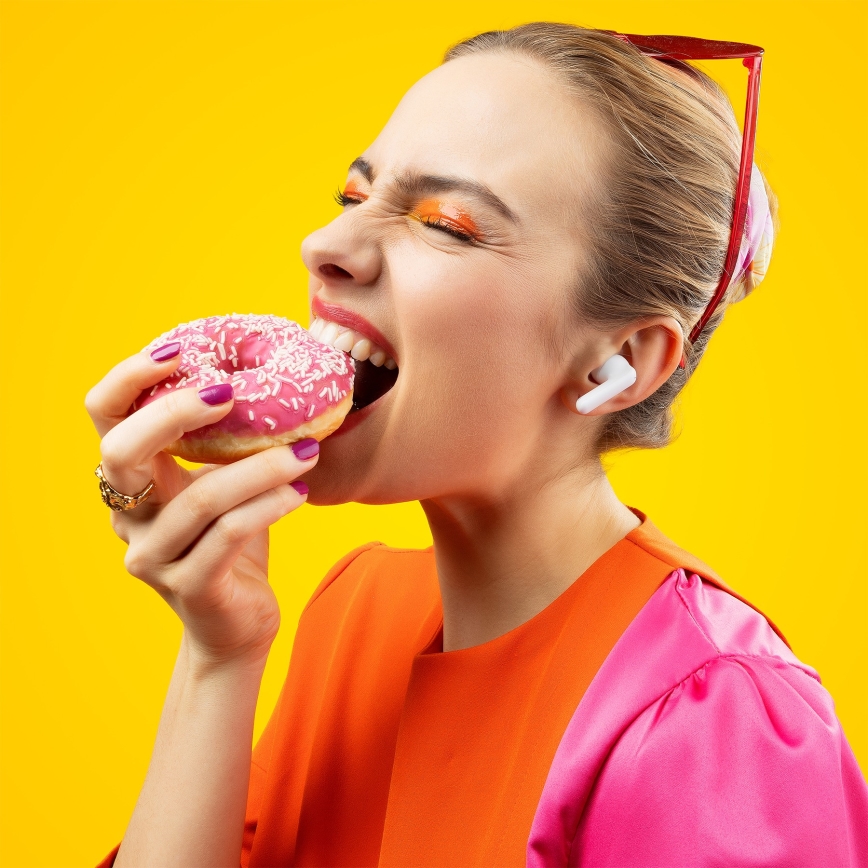 Niceboy Pins 4 PRO - Беспроводные наушники с активным шумоподавлением ANC 380 мАч + 2x 35 мАч, степень защиты IP54, белые