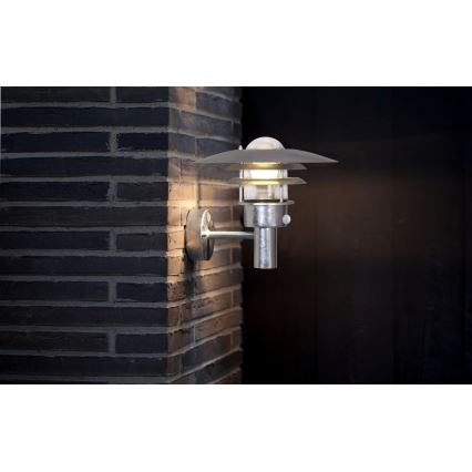 Nordlux - Уличный настенный светильник с датчиком LONSTRUP 1xE27/60W/230V IP44 серебристый