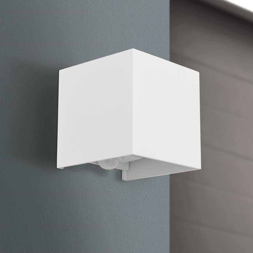 LED Вуличний настінний світильник з датчиком руху і освітленості CUBE-S LED/13W/230V IP54 білий