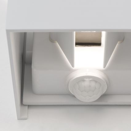 LED Вуличний настінний світильник з датчиком руху і освітленості CUBE-S LED/13W/230V IP54 білий