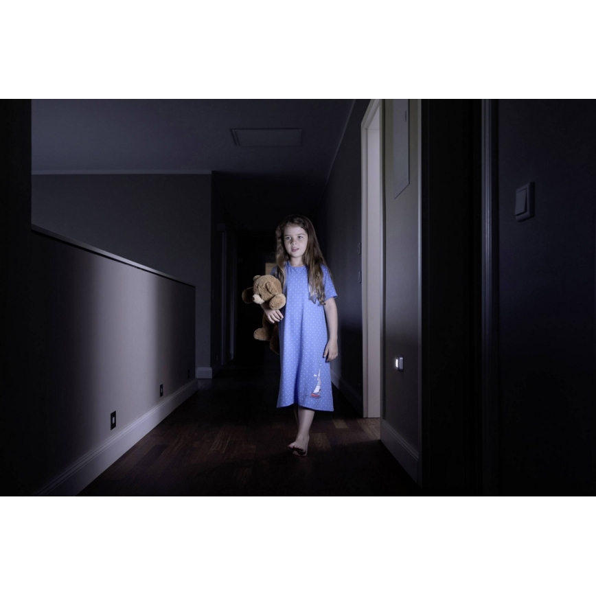 Osram - LED орієнтаційний світильник із сенсором NIGHTLUX LED/0,3W/3xAAA IP54 сріблястий