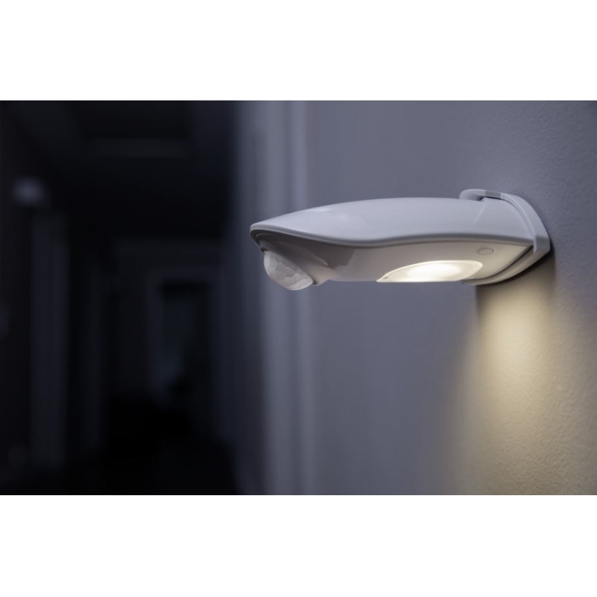 Osram - LED зовнішній настінний світильник із сенсором DOORLED, 0,5 Вт, 3×AA, IP54, білий