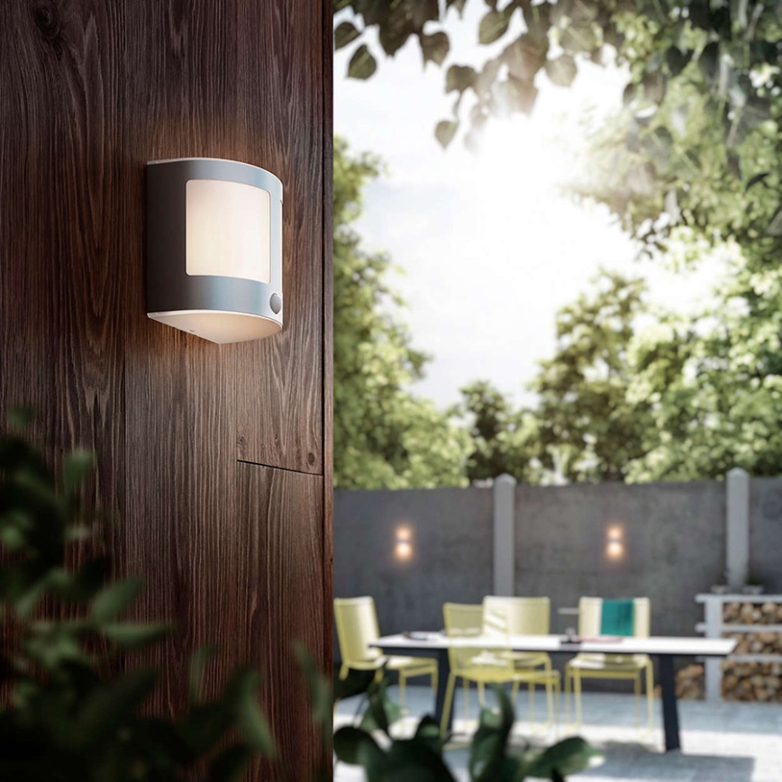 Philips - Уличный светодиодный настенный светильник с датчиком 1xLED/3,5W IP44