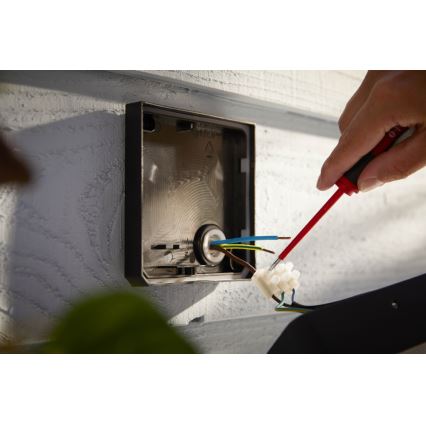 Philips - Светодиодный уличный RGBW-отражатель с регулированием яркости Hue DISCOVER 2xLED/15W/230V 2000-6500K IP44