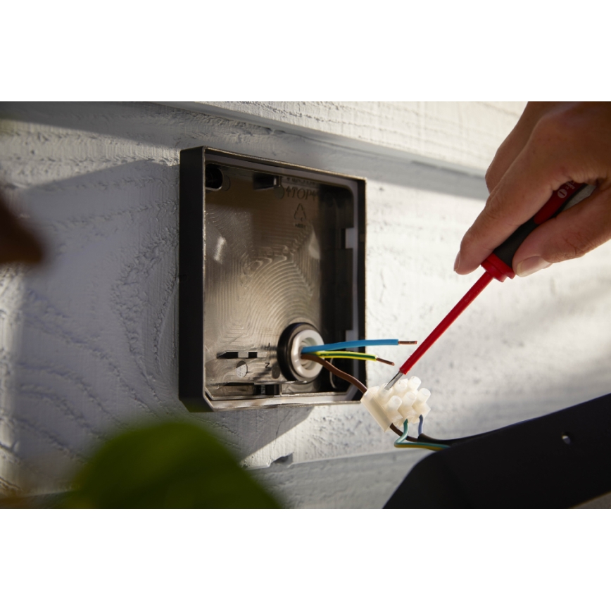 Philips - Вуличний RGBW прожектор з регулюванням яскравості Hue DISCOVER 2xLED/15W/230V 2000-6500K IP44