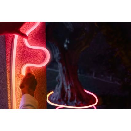 Філіпс - RGBW LED-стрічка Hue NEON, затемнювана для зовнішнього використання, 5 м, 30 Вт, 230 В, 2200-6500 К, IP67