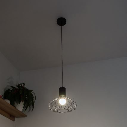 Підвісна люстра на тросі SOLANO 1xE27/15W/230V чорна/золота