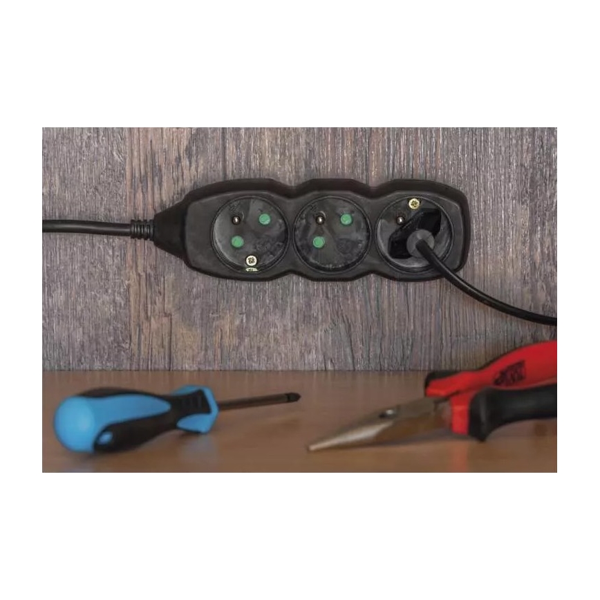 Подовжувач 4 розетки 3 м чорний