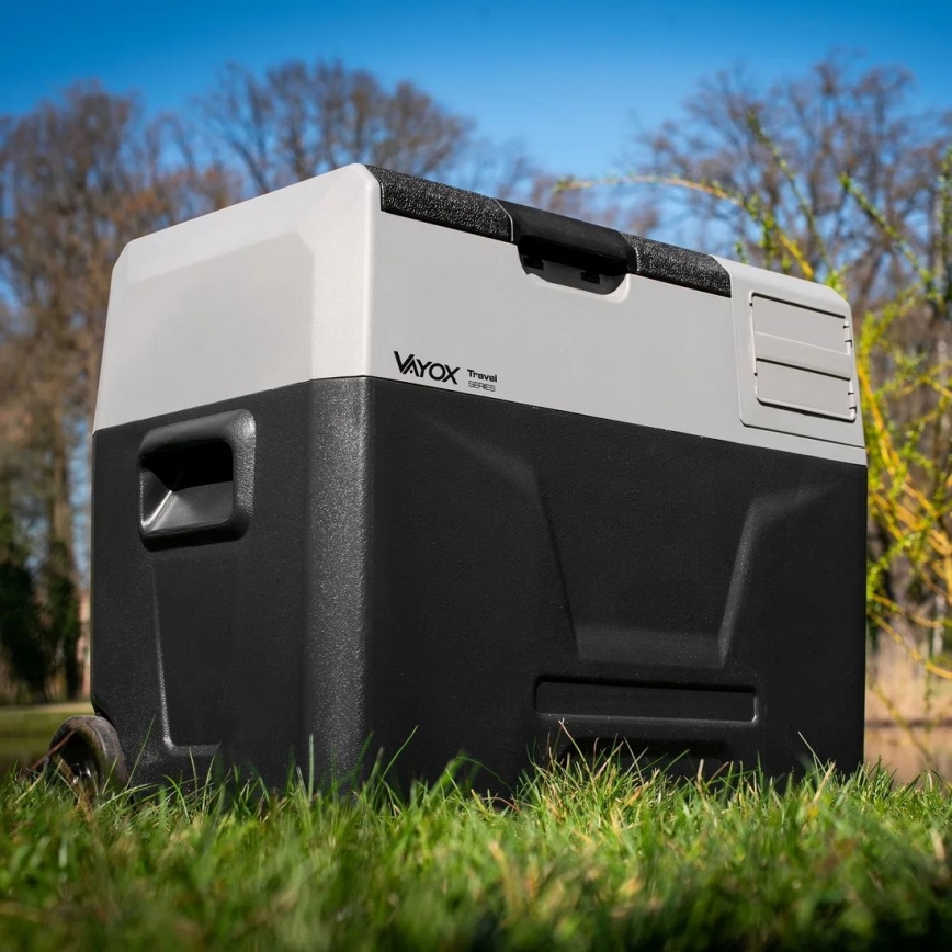 Портативний авторефрижератор з РК-дисплеєм 40 л 230V/12V/24V чорний