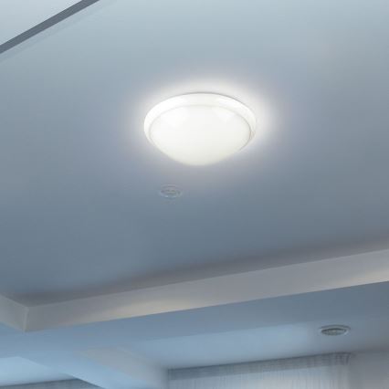 Потолочный светильник для ванной комнаты с датчиком 1xE27/60W/230V IP44 диаметр 29,6 см