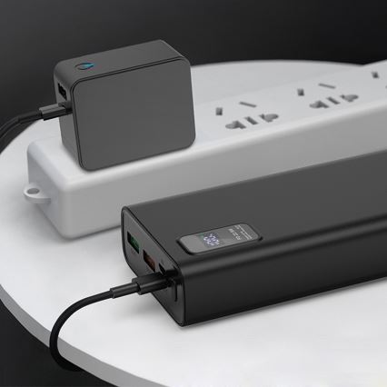 Повербанк с LED-дисплеем Power Delivery 20000 mAh 3,7V черный