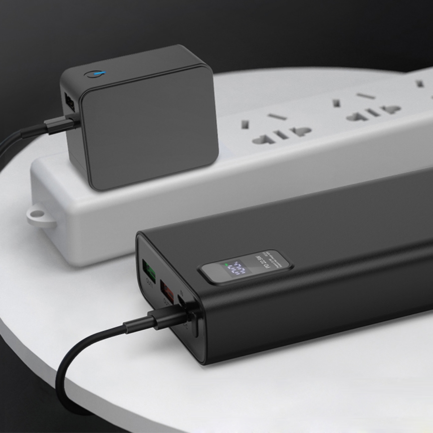 Повербанк с LED-дисплеем Power Delivery 20000 mAh 3,7V черный