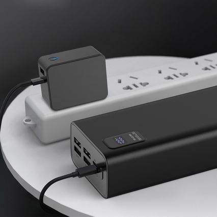 Повербанк с LED-дисплеем Power Delivery 30000 mAh 3,7V черный